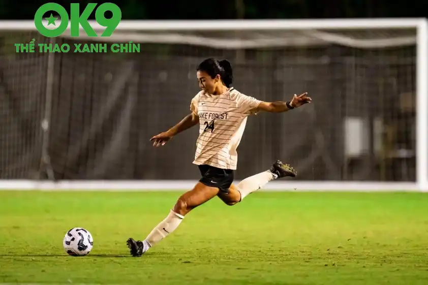 Zara Chavoshi gây sốt khi gia nhập Orlando Pride (Ảnh: Wake Forest Athletics) Zara Chavoshi gây sốt khi gia nhập Orlando Pride (Ảnh: Wake Forest Athletics)
