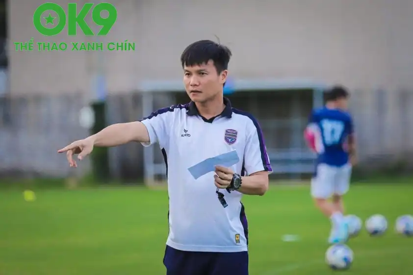 HLV Công Mạnh của CLB Bình Dương rút lại ý định xin từ chức HLV Công Mạnh của CLB Bình Dương rút lại ý định xin từ chức